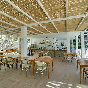 Otel Mio Bianco, Akyarlar