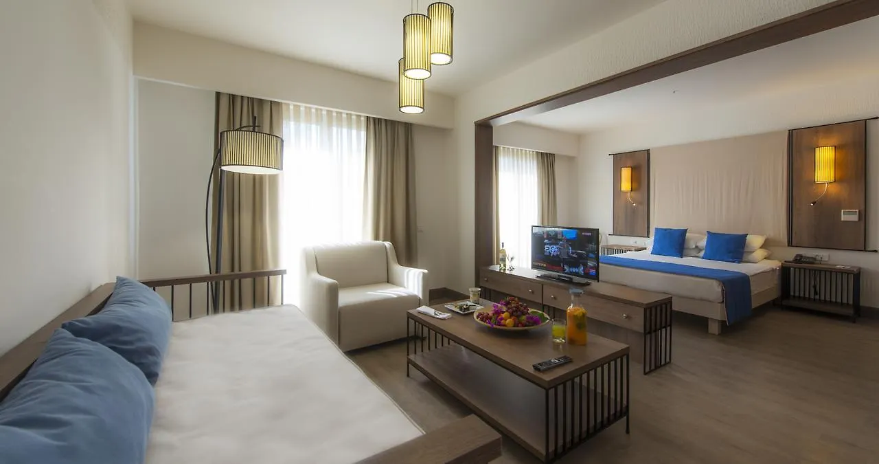 Liv Hotel By Bellazure Akyarlar 4*,  Τουρκία